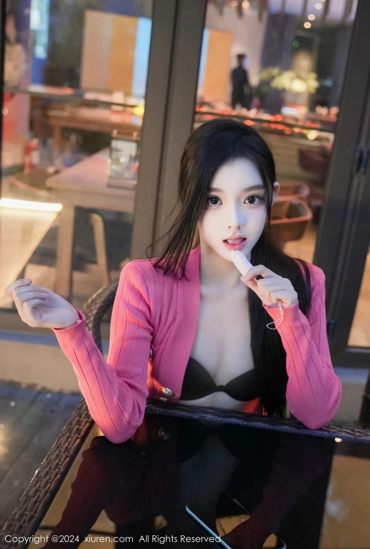 秀人集.com_[XiuRen秀人网]No.8091_新人模特龙雪儿脱牛仔裤露性感黑色内衣配开档黑丝极致魅惑写真69P
