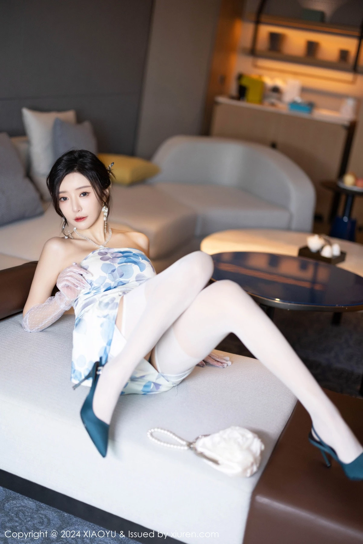 秀人集.com_[XiaoYu画语界]Vol.1191_女神王馨瑶yanni性感图案连衣裙露黄蓝内衣秀曼妙身姿诱惑写真81P