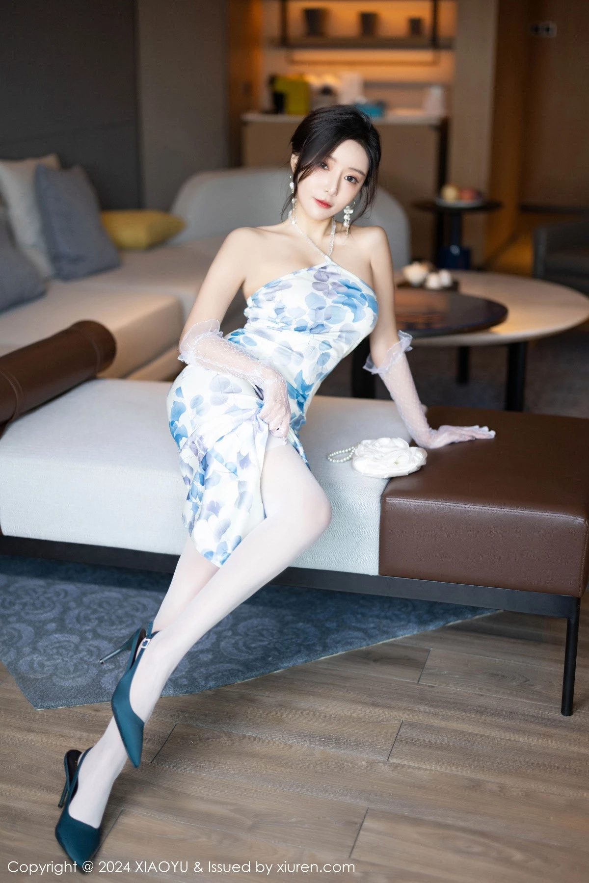 秀人集.com_[XiaoYu画语界]Vol.1191_女神王馨瑶yanni性感图案连衣裙露黄蓝内衣秀曼妙身姿诱惑写真81P