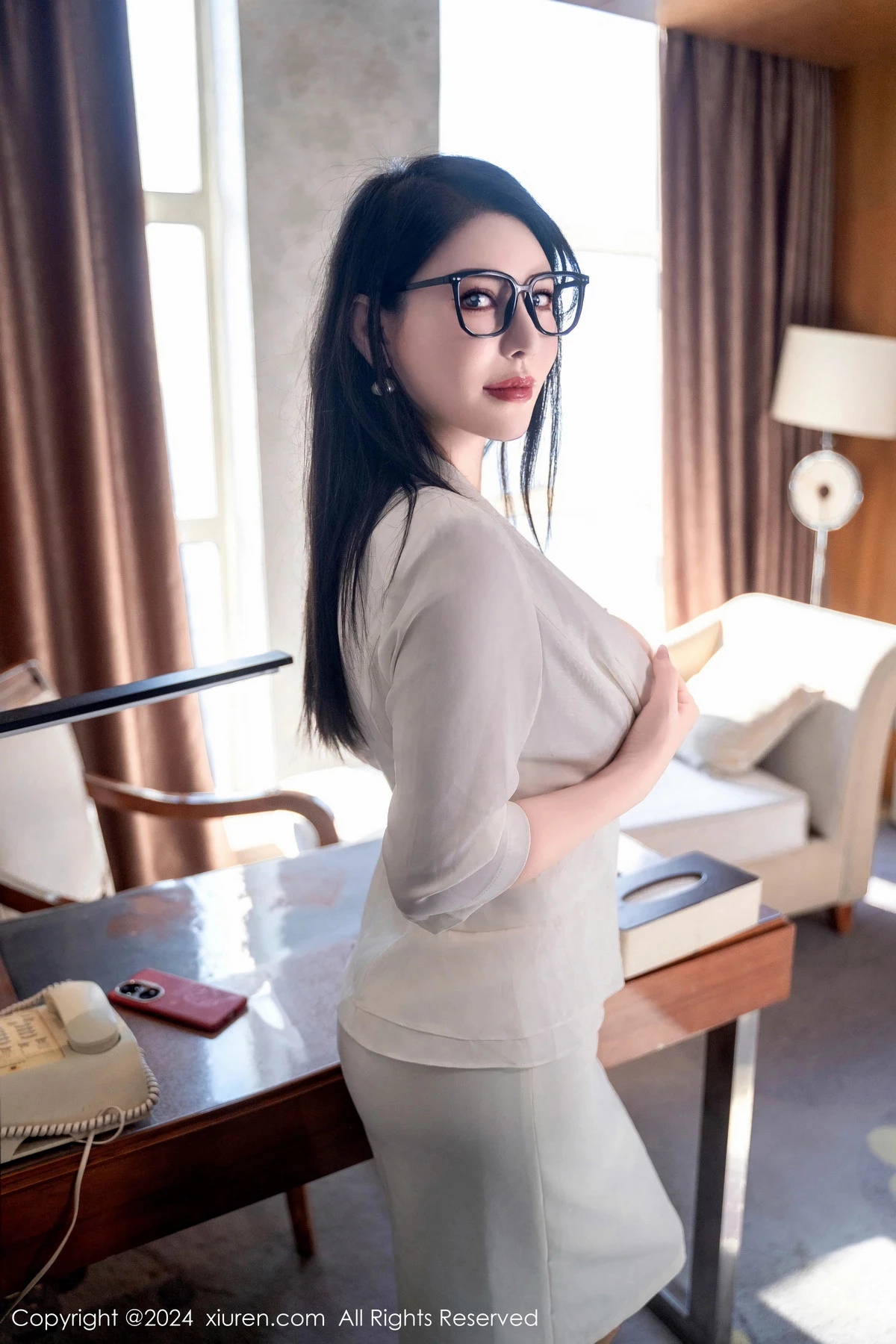 秀人集.com_[XiuRen秀人网]No.8008_模特悦悦姐性感OL套装露紫灰蕾丝内衣秀丰满身材撩人诱惑写真63P