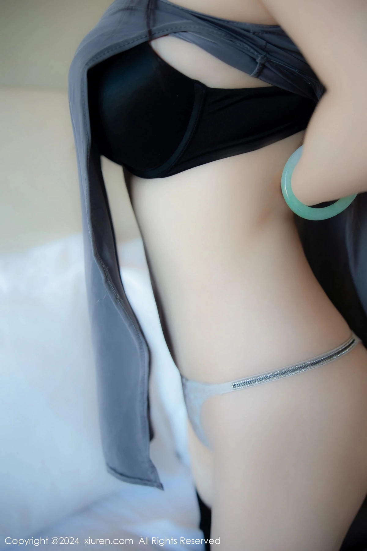 秀人集.com_[XiuRen秀人网]No.8016_模特杉菜性感灰色连衣短裙露黑色内衣配超薄黑丝秀美腿诱惑写真82P