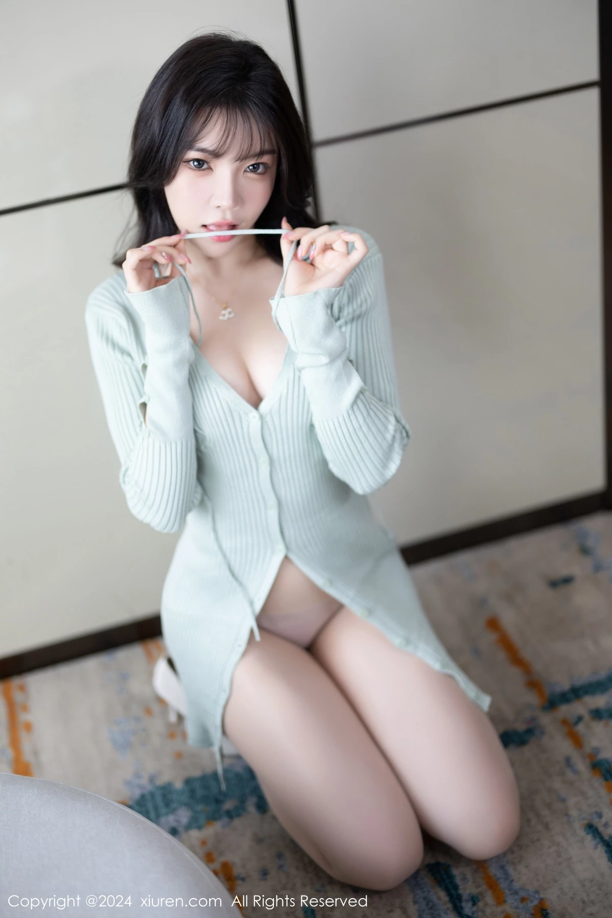 秀人集.com_[XiuRen秀人网]No.8028_女神徐莉芝Booty性感淡蓝服饰露紫色内衣配肉丝袜迷人诱惑写真85P