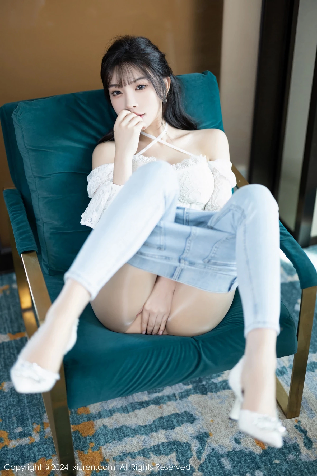 秀人集.com_[XiuRen秀人网]No.8147_女神徐莉芝Booty白色上衣配牛仔裤+黑色薄纱服秀曼妙身姿写真87P