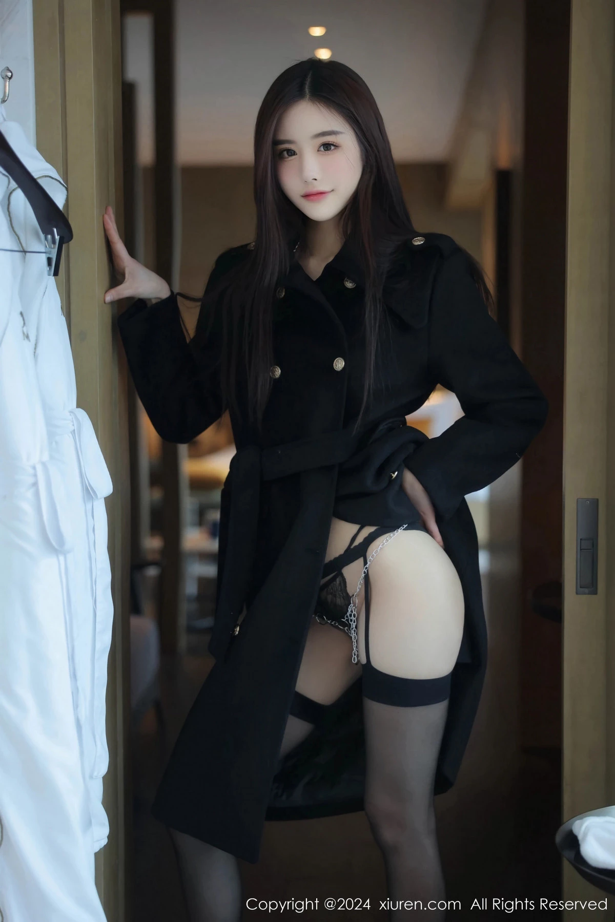 秀人集.com_[XiuRen秀人网]No.8152_模特晚苏susu脱黑色外衣露性感链式情趣内衣秀惹火身材诱惑写真76P