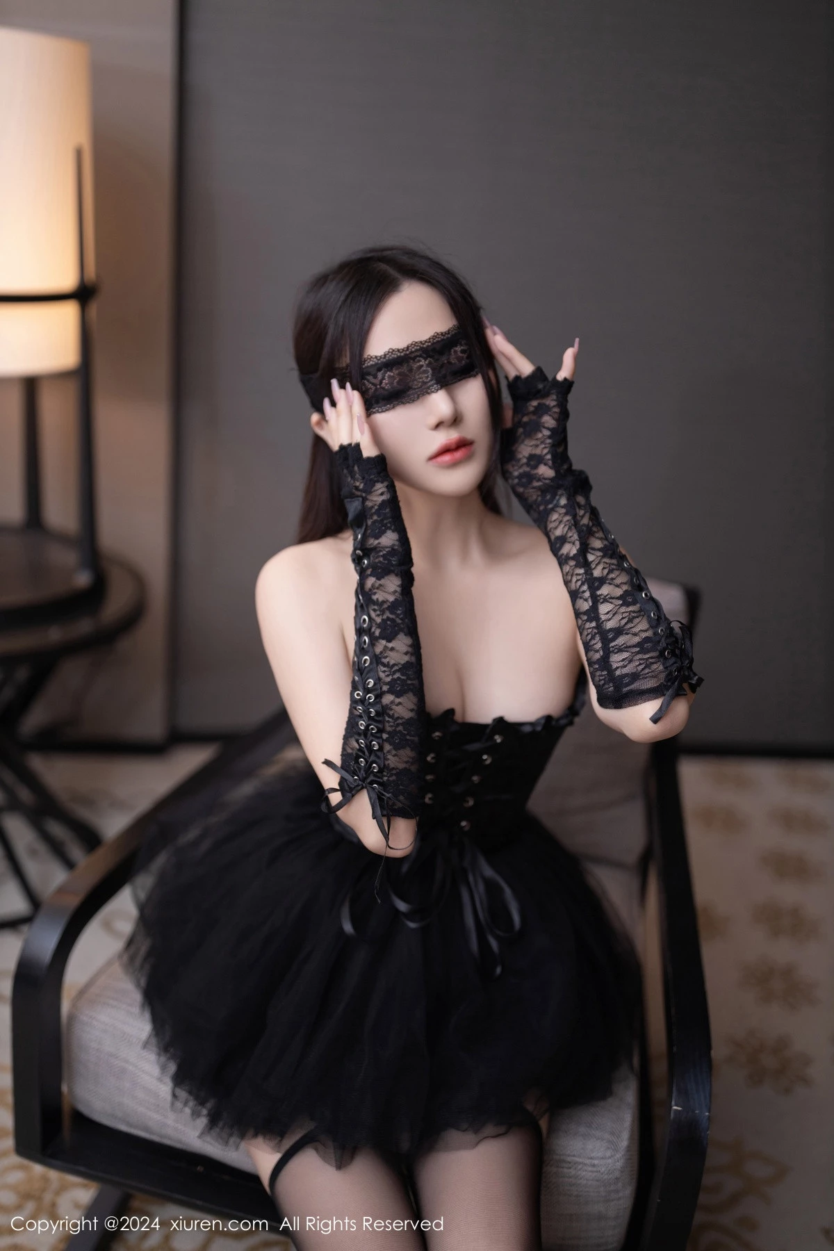 秀人集.com_[XiuRen秀人网]No.8166_模特鱼子酱Fish性感黑色轻透长裙露黑色内衣配黑丝吊袜魅惑写真79P