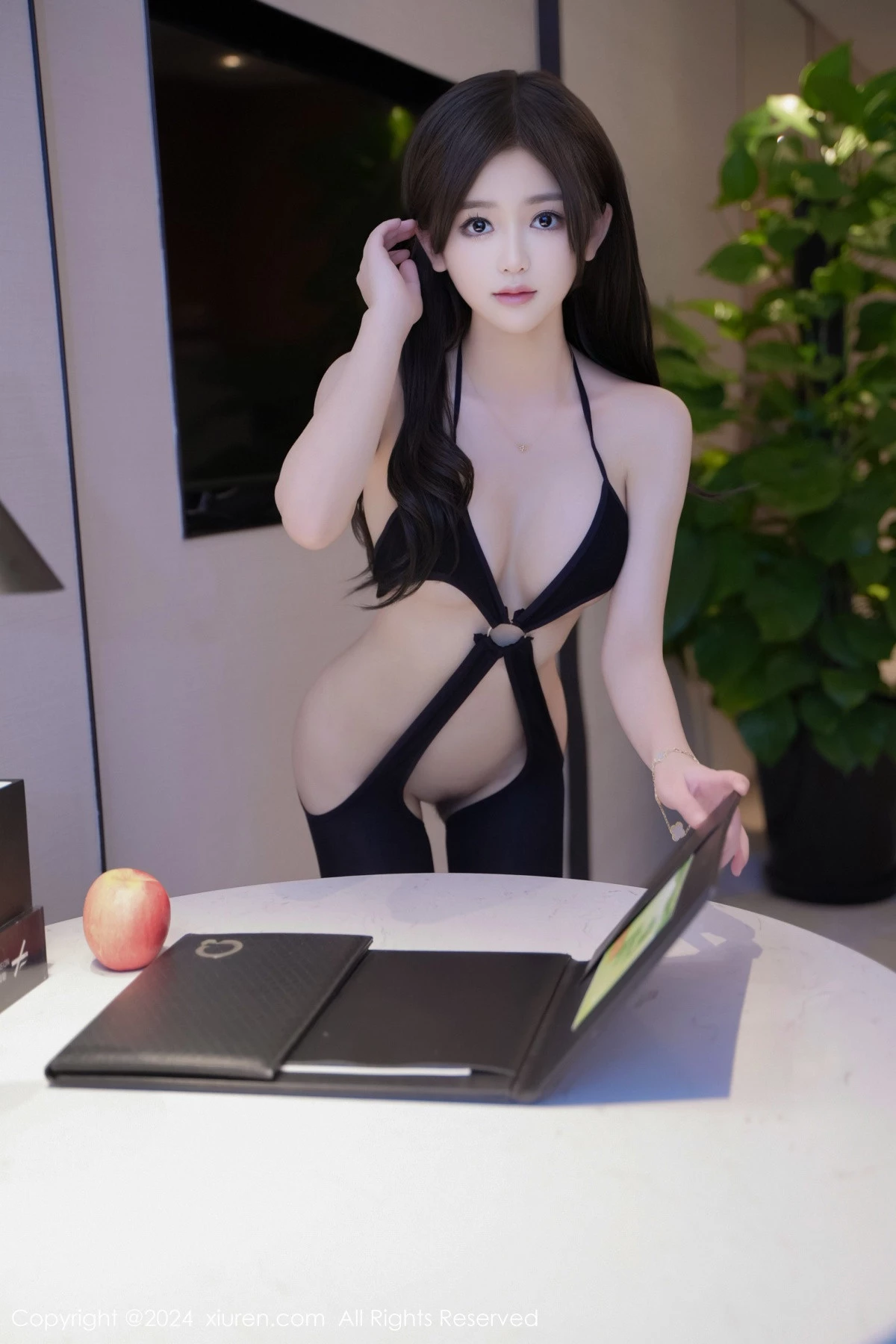 秀人集.com_[XiuRen秀人网]No.8172_模特奶茶味的包子性感黑色时尚连体衣秀丰腴身材完美诱惑写真80P