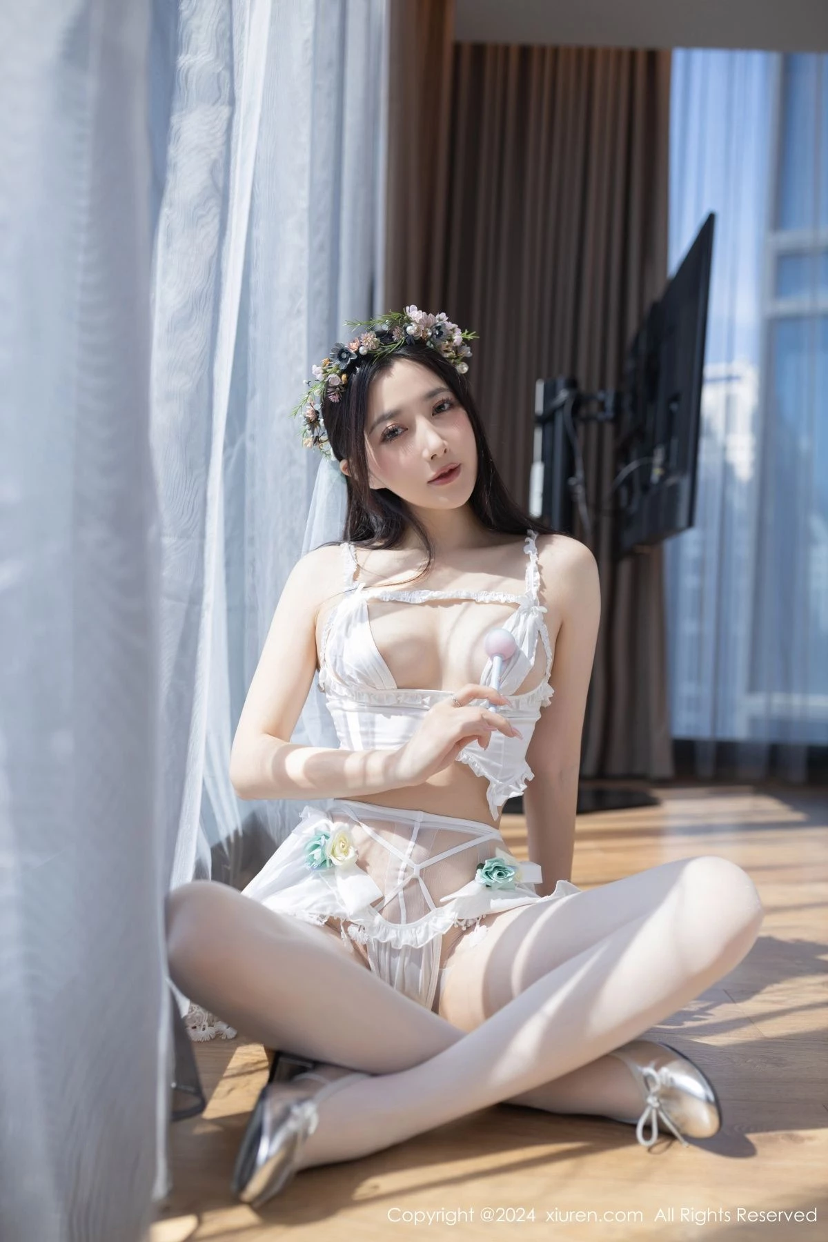 秀人集.com_[XiuRen秀人网]No.8201_模特鱼子酱Fish泰国旅拍性感白色内衣配白丝袜秀曼妙身姿诱惑写真80P