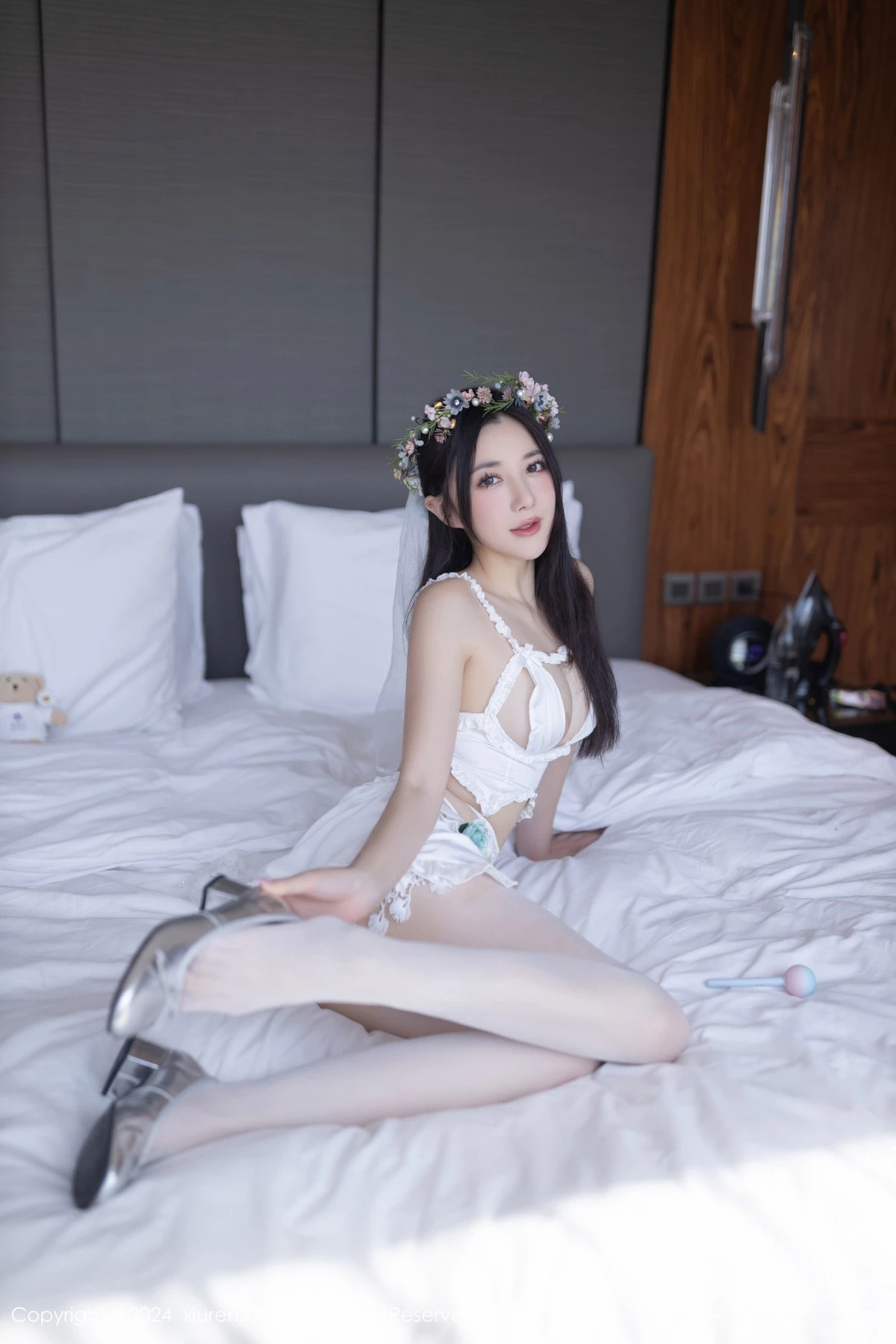 秀人集.com_[XiuRen秀人网]No.8201_模特鱼子酱Fish泰国旅拍性感白色内衣配白丝袜秀曼妙身姿诱惑写真80P