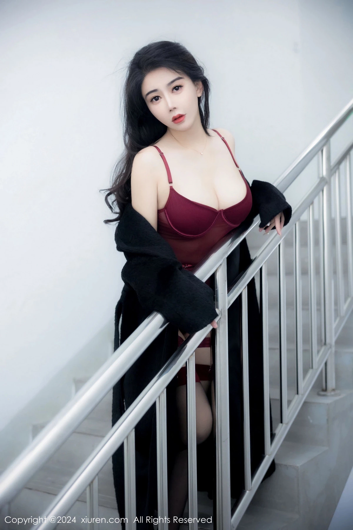 秀人集.com_[XiuRen秀人网]No.8221_模特李若汐黑色外衣露性感红色情趣服饰配黑丝吊袜迷人诱惑写真85P