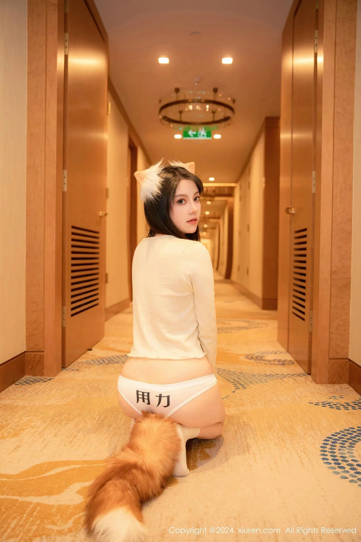 秀人集.com_[XiuRen秀人网]No.8243_模特豆瓣酱澳门旅拍性感狐狸装扮淡黄色服饰秀惹火身材诱惑写真88P