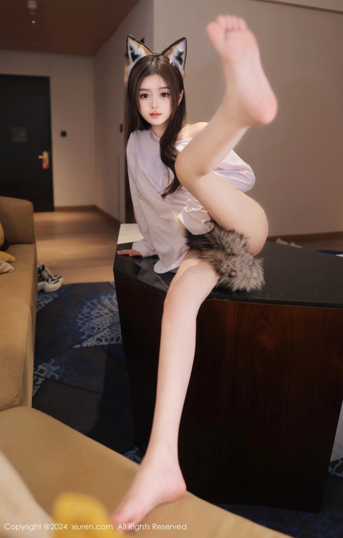 秀人集.com_[XiuRen秀人网]No.8245_新人模特媃柔性感狐狸装扮白色上衣半脱秀惹火身材撩人诱惑写真87P