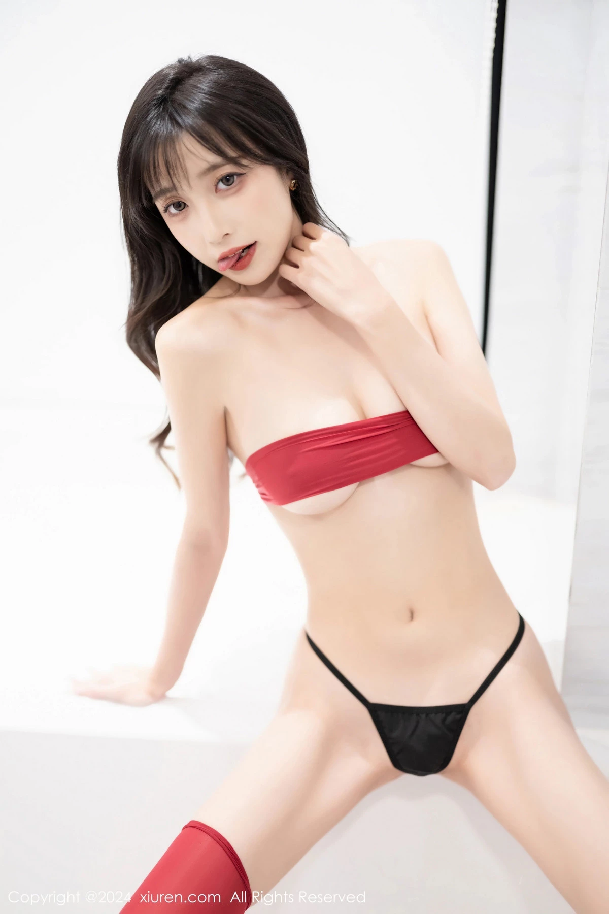 秀人集.com_[XiuRen秀人网]No.8116_模特林星阑红色服饰配黑丝袜+黑色情趣服配红丝袜迷人诱惑写真87P