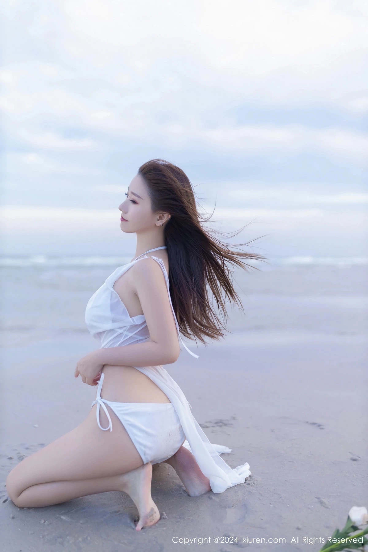 秀人集.com_[XiuRen秀人网]No.8123_模特杏子Yada户外性感白色比基尼服饰秀完美身材迷人诱惑写真81P