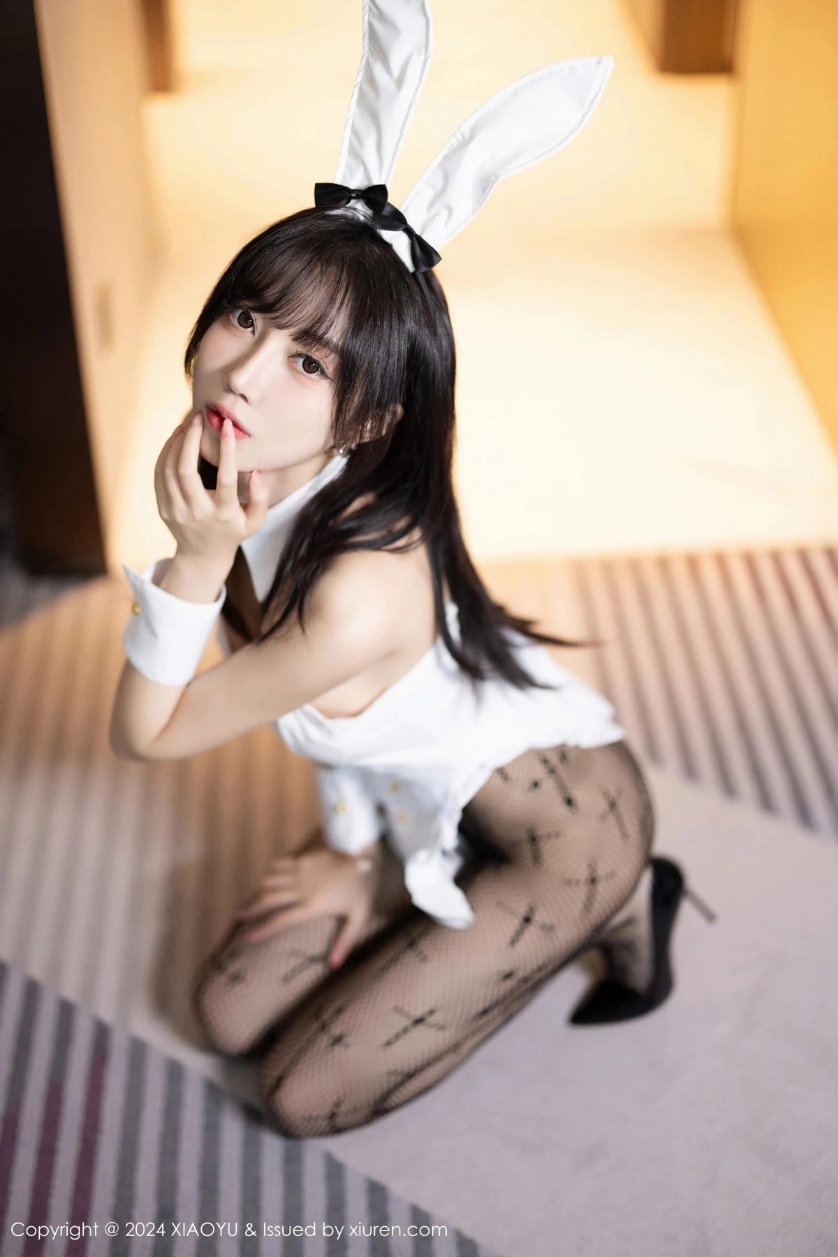 秀人集.com_[XiaoYu画语界]Vol.1207_模特月崽性感白色高叉服饰配黑色网纱连体衣秀惹火身材诱惑写真85P