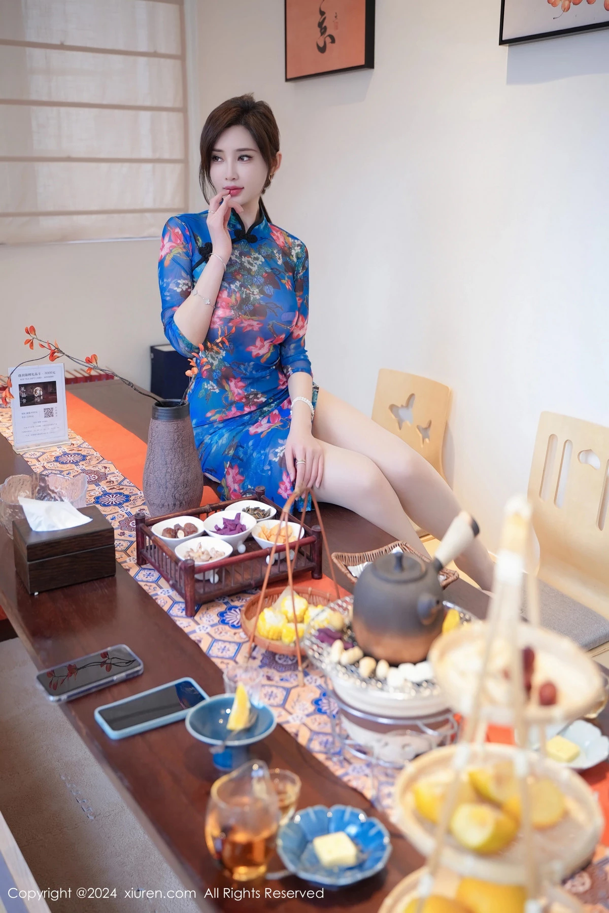 秀人集.com_[XiuRen秀人网]No.8127_女神Carol周妍希X性感蓝色旗袍配超薄肉丝秀丰满身材诱惑写真72P