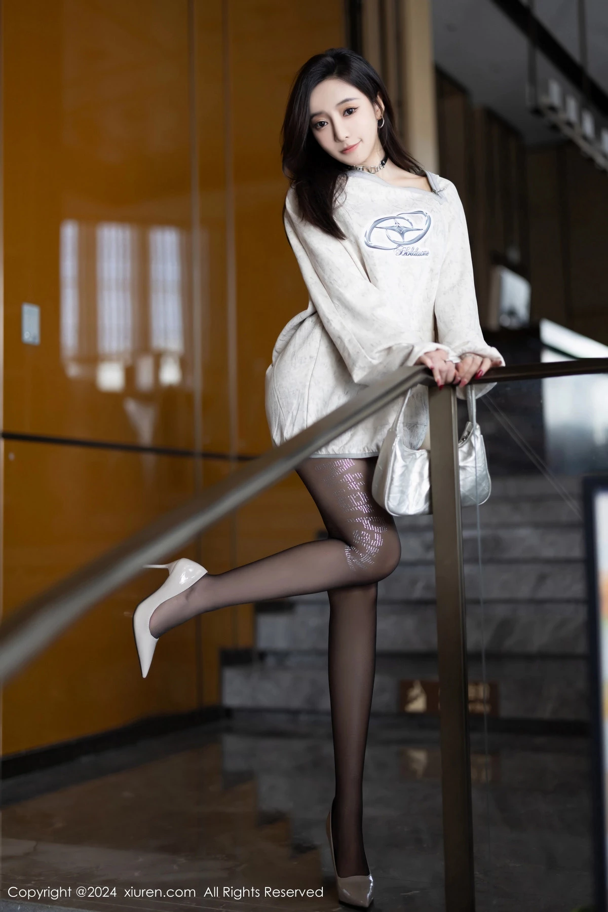 秀人集.com_[XiuRen秀人网]No.8135_女神王馨瑶yanni脱外套露性感情趣内衣配超薄黑丝迷人诱惑写真80P