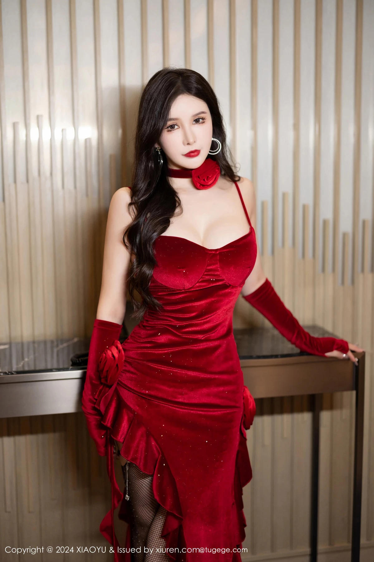 秀人集.com_[XiaoYu画语界]Vol.1228_女神李丽莎性感暗红色吊带短裙配红丝吊袜秀完美身材诱惑写真81P