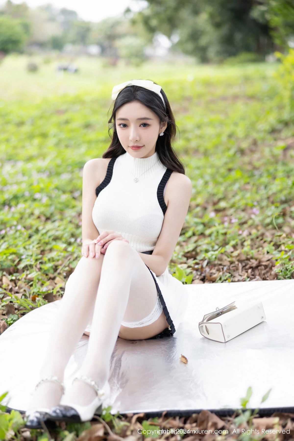 秀人集.com_[XiuRen秀人网]No.8334_女神王馨瑶yanni白色连衣短裙露粉色内衣配白丝袜完美诱惑写真80P