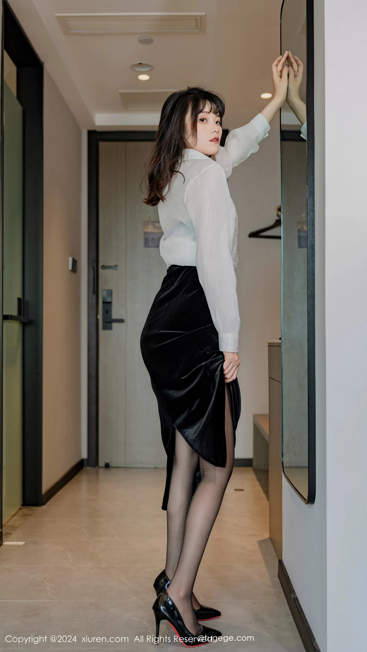 秀人集.com_[XiuRen秀人网]No.8353_模特唐安诺私房性感黑色蕾丝内衣配超薄黑丝秀曼妙身姿诱惑写真55P