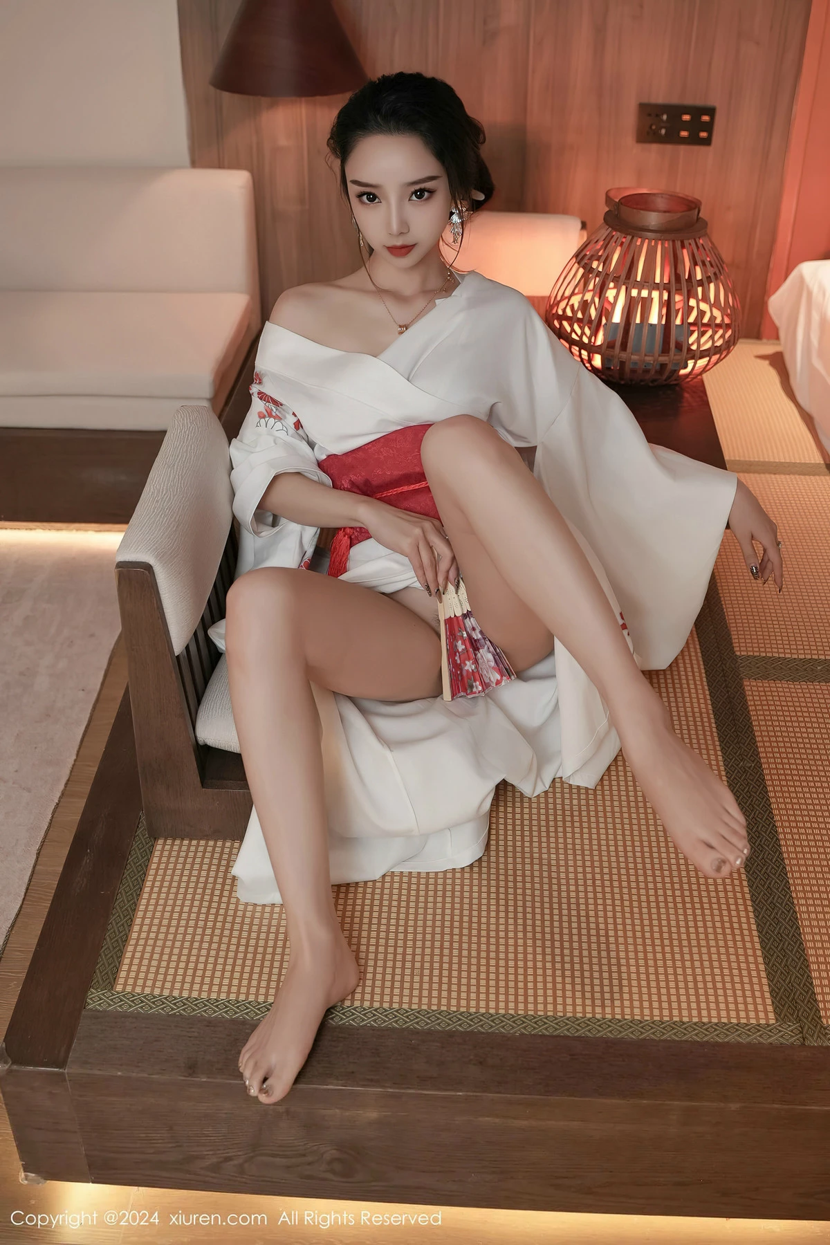 秀人集.com_[XiuRen秀人网]No.8367_模特苏曼兮宾馆场景性感白色日系和服半撩秀翘臀美腿诱惑写真85P