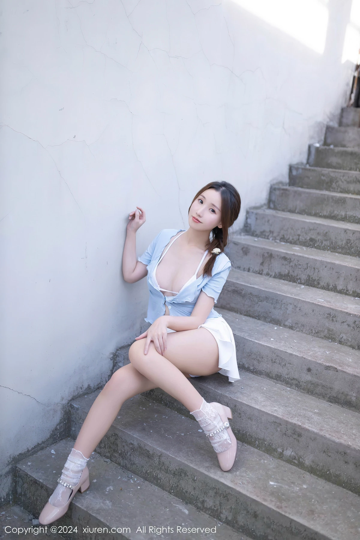 秀人集.com_[XiuRen秀人网]No.8369_模特杏子Yada户外蓝色上衣配白短裙露性感白色内衣完美诱惑写真85P