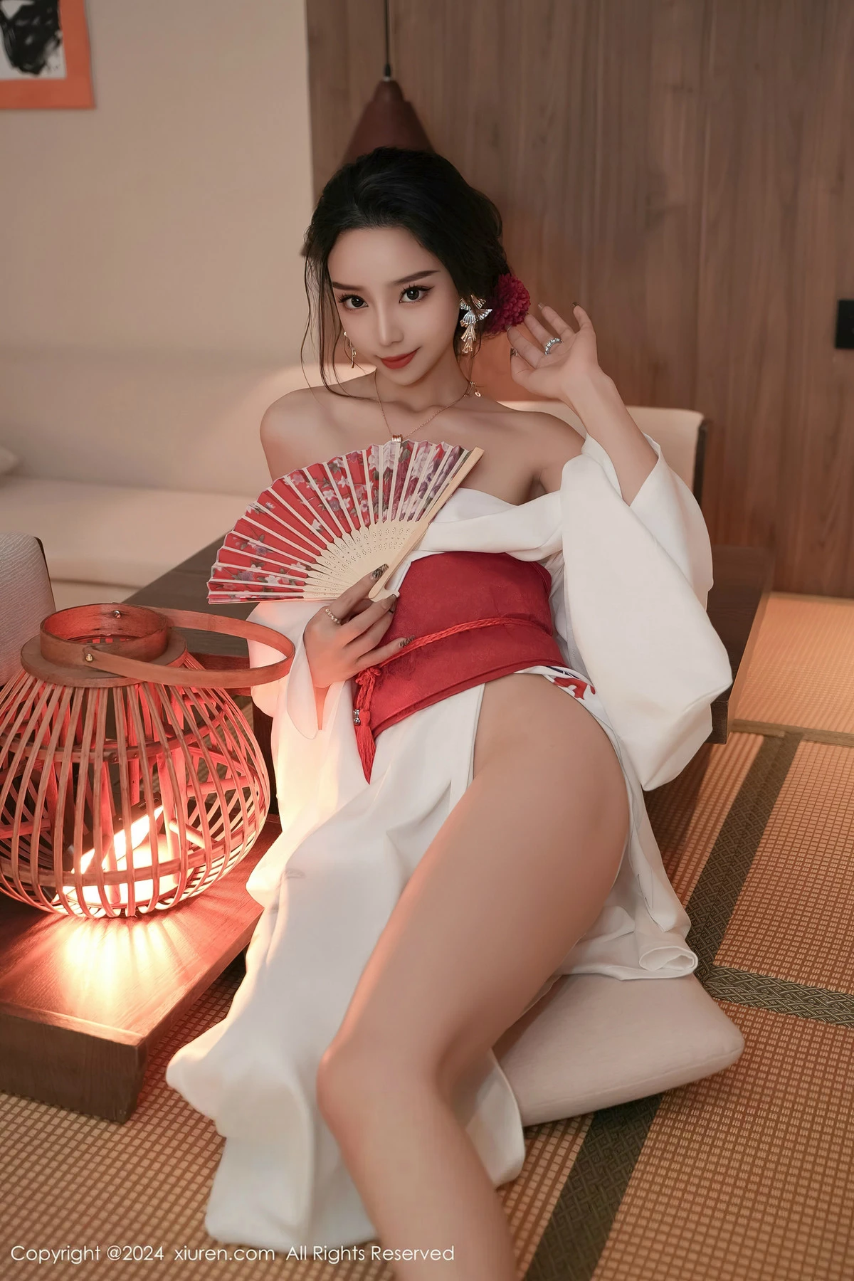 秀人集.com_[XiuRen秀人网]No.8367_模特苏曼兮宾馆场景性感白色日系和服半撩秀翘臀美腿诱惑写真85P