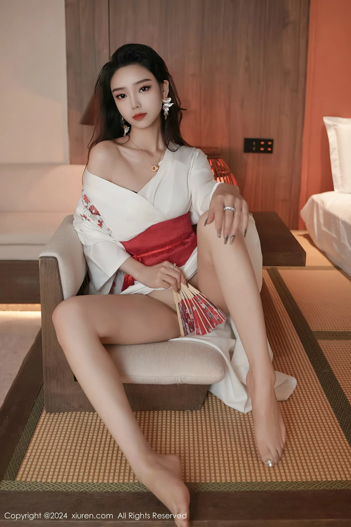 秀人集.com_[XiuRen秀人网]No.8367_模特苏曼兮宾馆场景性感白色日系和服半撩秀翘臀美腿诱惑写真85P