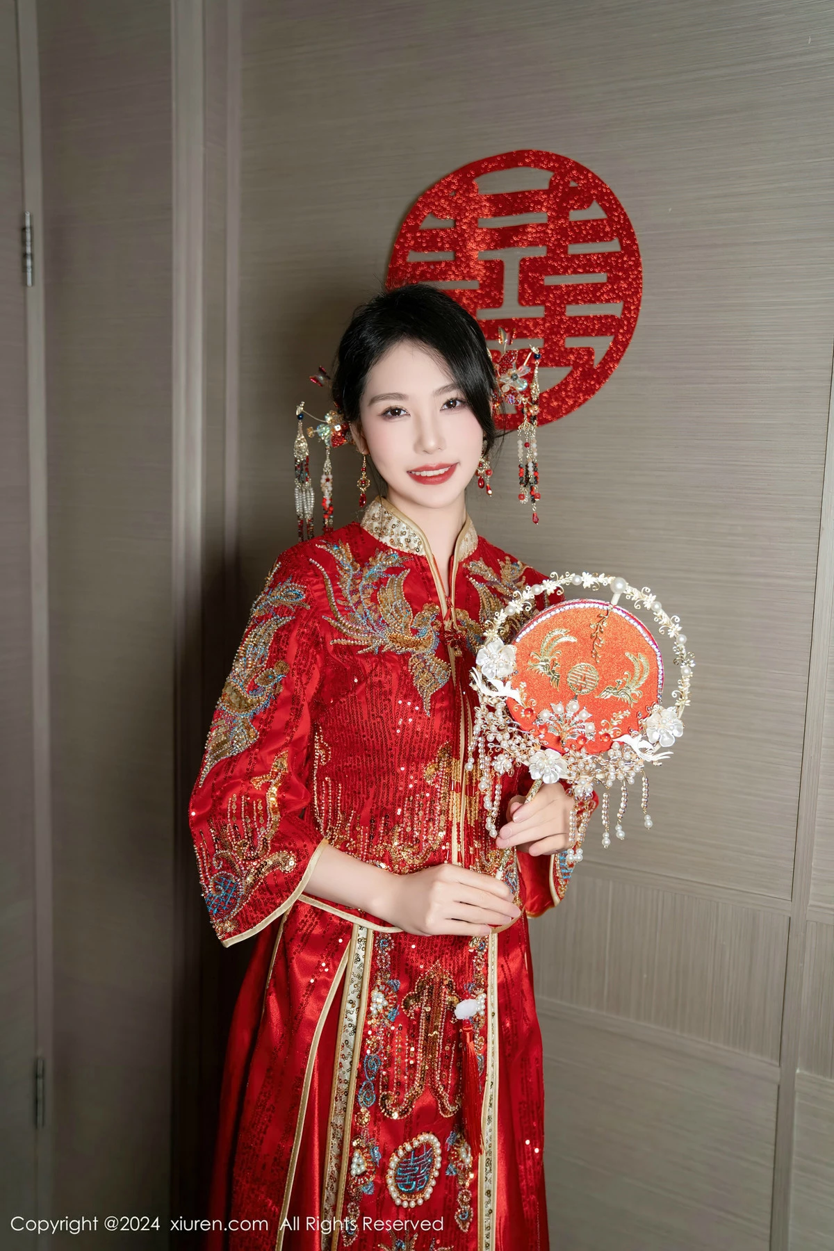 秀人集.com_[XiuRen秀人网]No.8376_模特利世性感红色新娘妆露红色内衣配超薄闪亮肉丝完美诱惑写真95P
