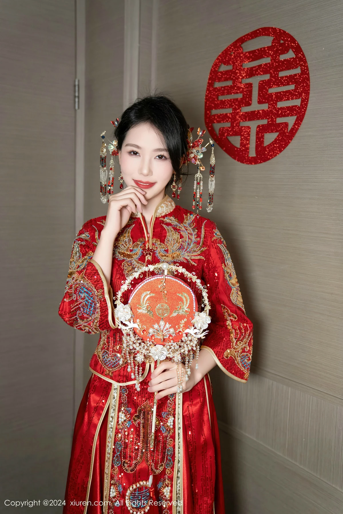 秀人集.com_[XiuRen秀人网]No.8376_模特利世性感红色新娘妆露红色内衣配超薄闪亮肉丝完美诱惑写真95P