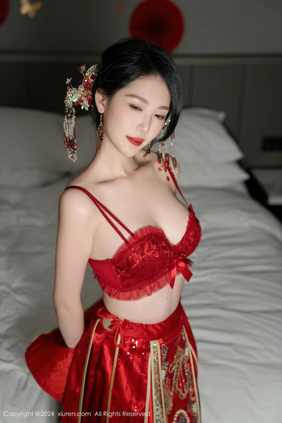 秀人集.com_[XiuRen秀人网]No.8376_模特利世性感红色新娘妆露红色内衣配超薄闪亮肉丝完美诱惑写真95P