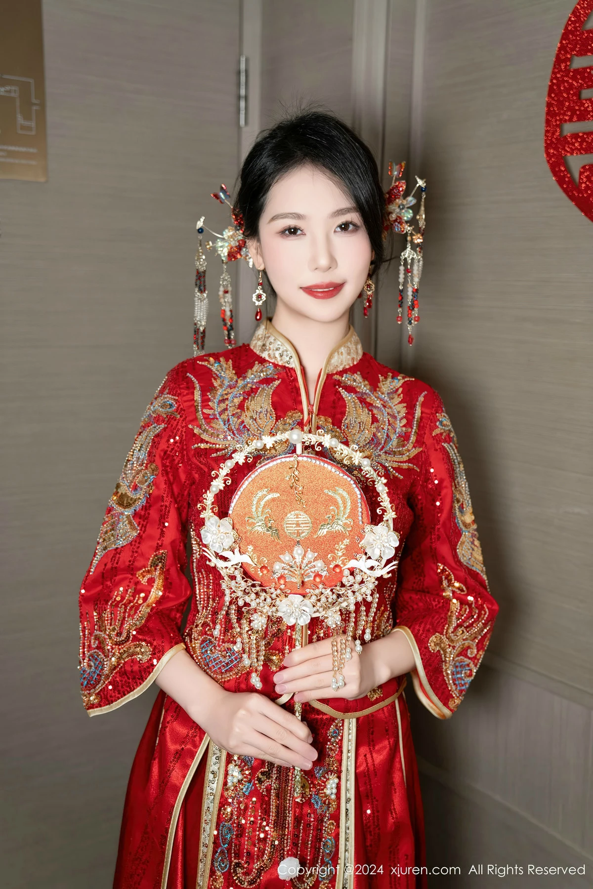 秀人集.com_[XiuRen秀人网]No.8376_模特利世性感红色新娘妆露红色内衣配超薄闪亮肉丝完美诱惑写真95P