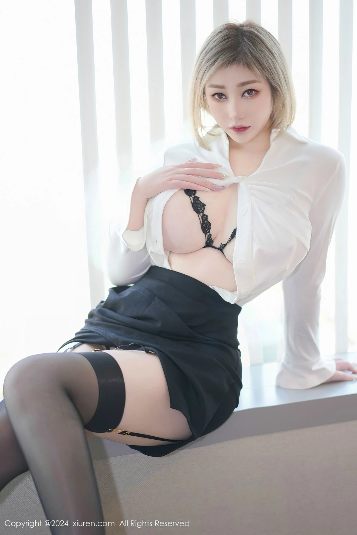 秀人集.com_[XiuRen秀人网]No.8381_女神妲己_Toxic性感白T配黑短裙露黑色情趣服饰秀美臀诱惑写真70P