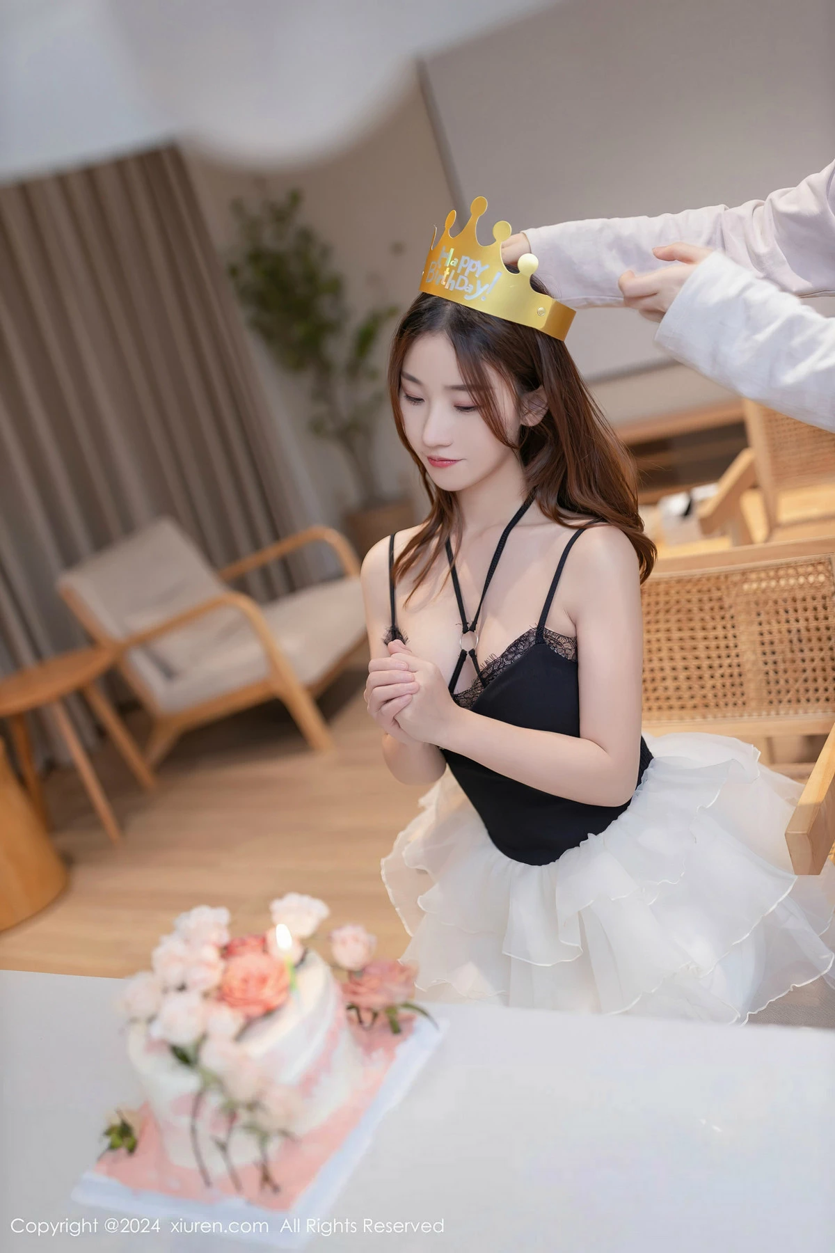 秀人集.com_[XiuRen秀人网]No.8398_模特杏子Yada生日场景性感黑色情趣内衣秀曼妙身姿撩人诱惑写真80P