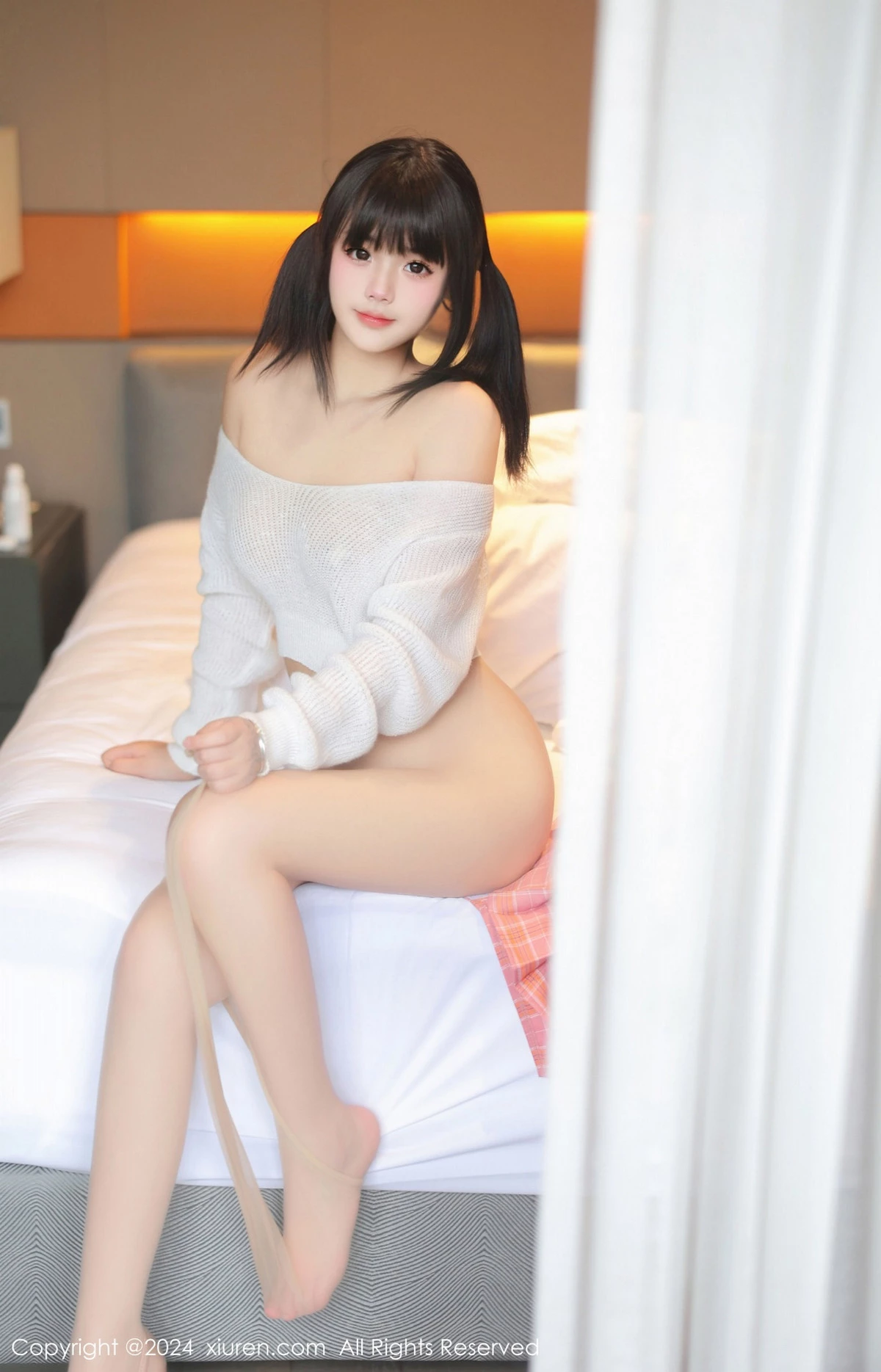 秀人集.com_[XiuRen秀人网]No.8404_新人模特徐若兮白色针织上衣配粉色短裙露超薄肉丝迷人诱惑写真82P