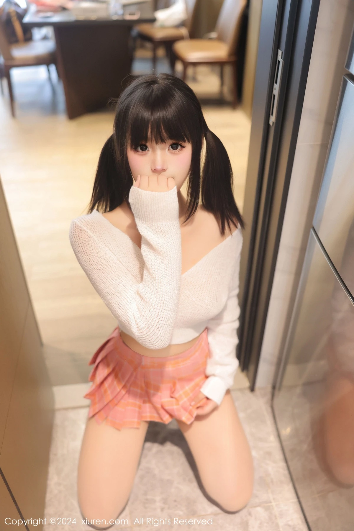 秀人集.com_[XiuRen秀人网]No.8404_新人模特徐若兮白色针织上衣配粉色短裙露超薄肉丝迷人诱惑写真82P