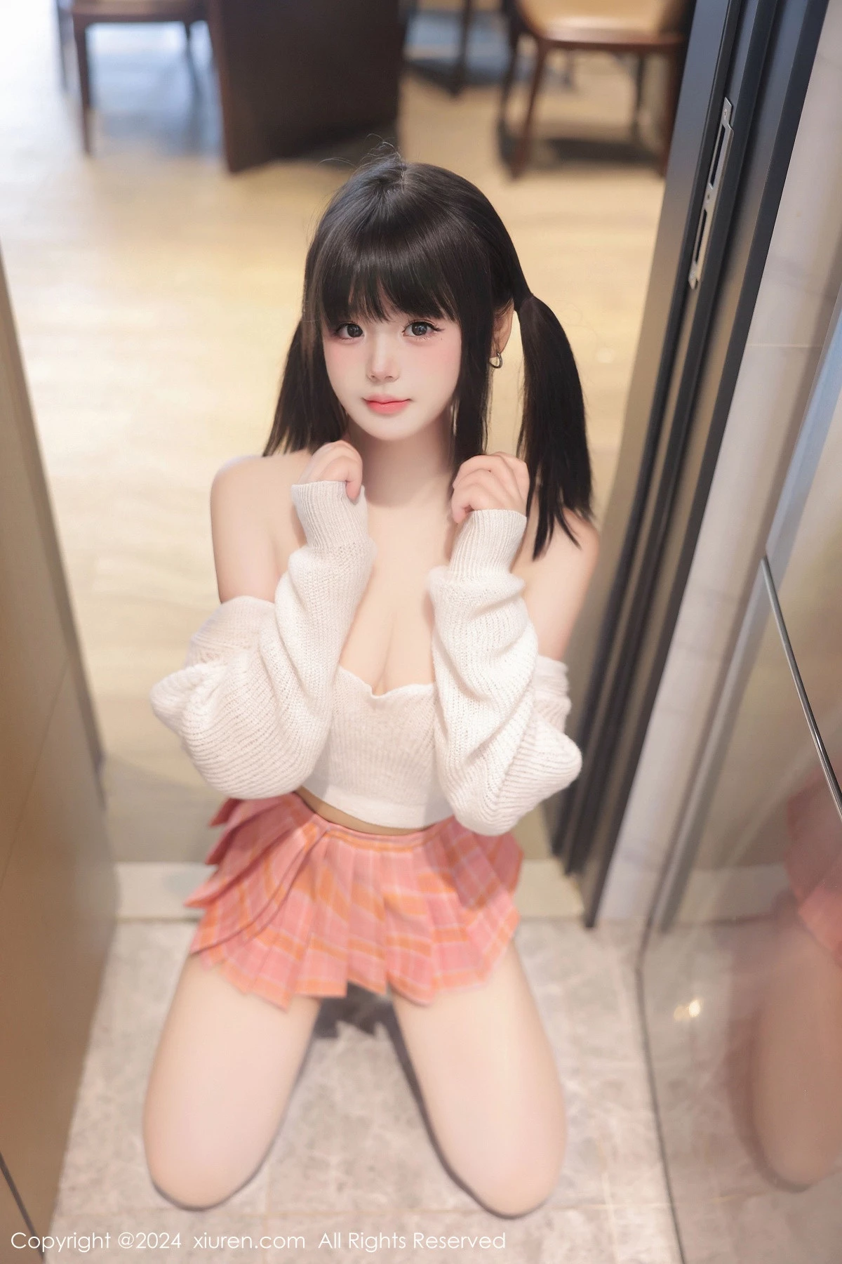 秀人集.com_[XiuRen秀人网]No.8404_新人模特徐若兮白色针织上衣配粉色短裙露超薄肉丝迷人诱惑写真82P