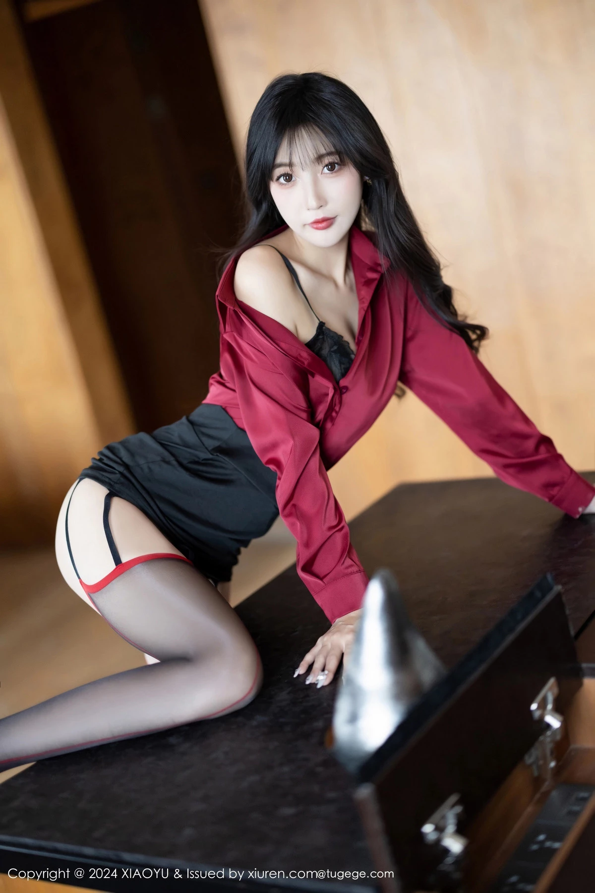 秀人集.com_[XiaoYu画语界]Vol.1222_模特林星阑红上衣配黑短裙露性感黑色内衣配黑丝吊袜魅惑写真88P