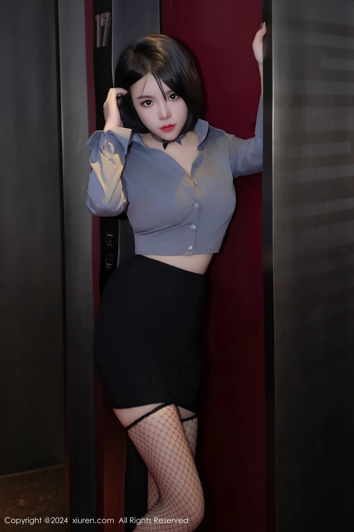 秀人集.com_[XiuRen秀人网]No.8435_模特陆萱雅性感灰色衬衫配黑短裙露黑丝网袜秀翘臀美腿诱惑写真68P