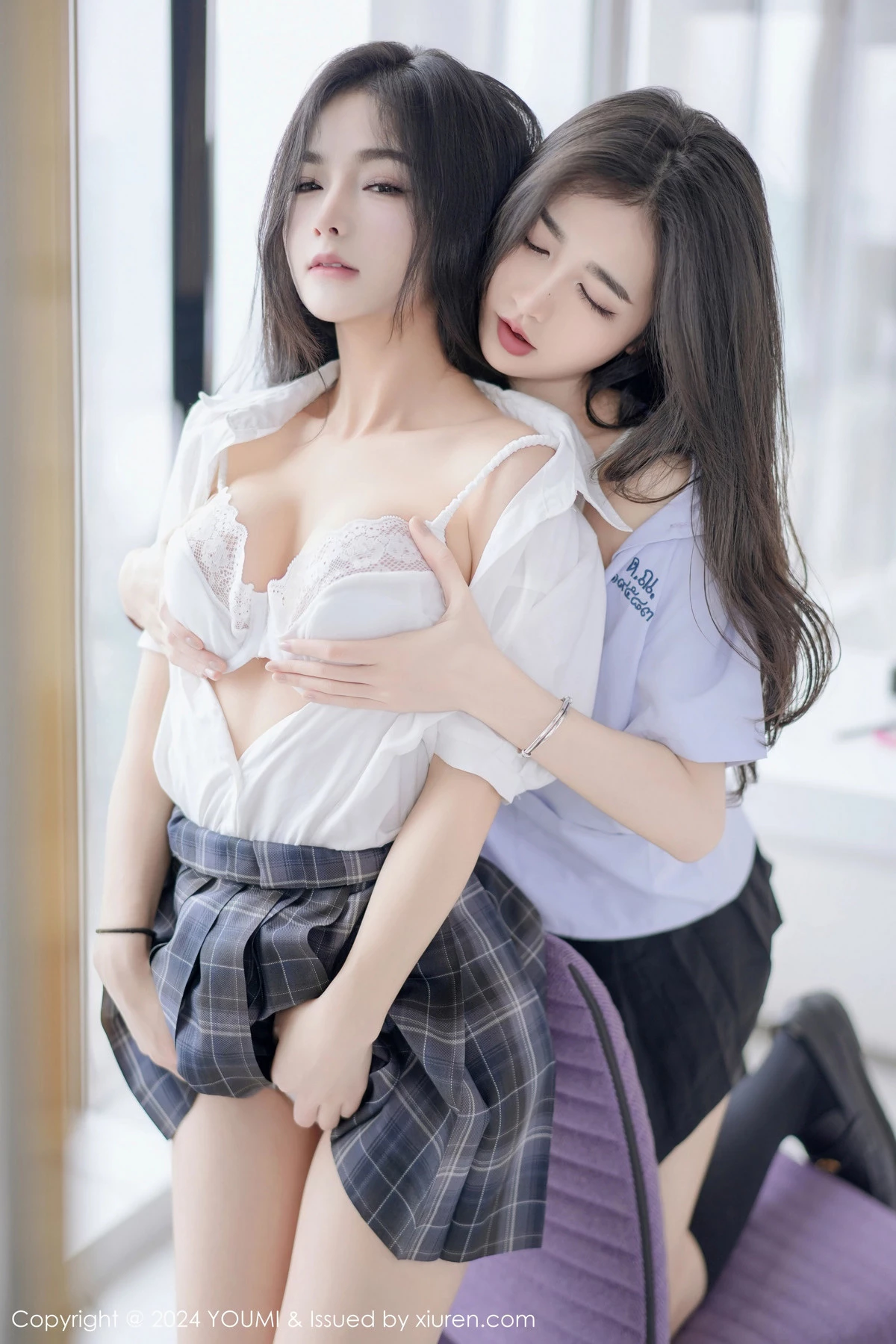 秀人集.com_[YouMi尤蜜荟]Vol.1057_模特鱼尾fish＆小茶茶性感学妹制服配黑丝袜秀完美身材迷人写真103P
