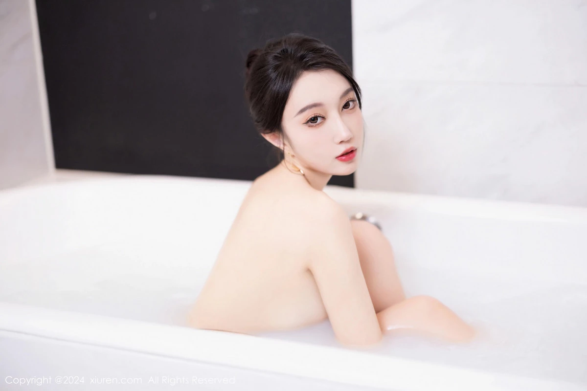 秀人集.com_[XiuRen秀人网]No.8479_模特玥儿玥浴室场景性感红色旗袍配开档黑丝秀曼妙身姿诱惑写真70P