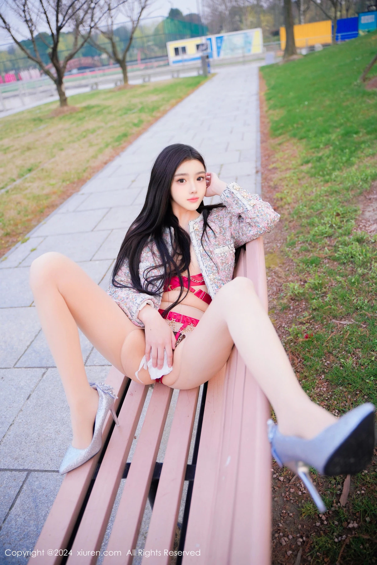 秀人集.com_[XiuRen秀人网]No.8489_模特龙雪儿户外性感红色情趣服饰配开档白丝秀惹火身材诱惑写真49P