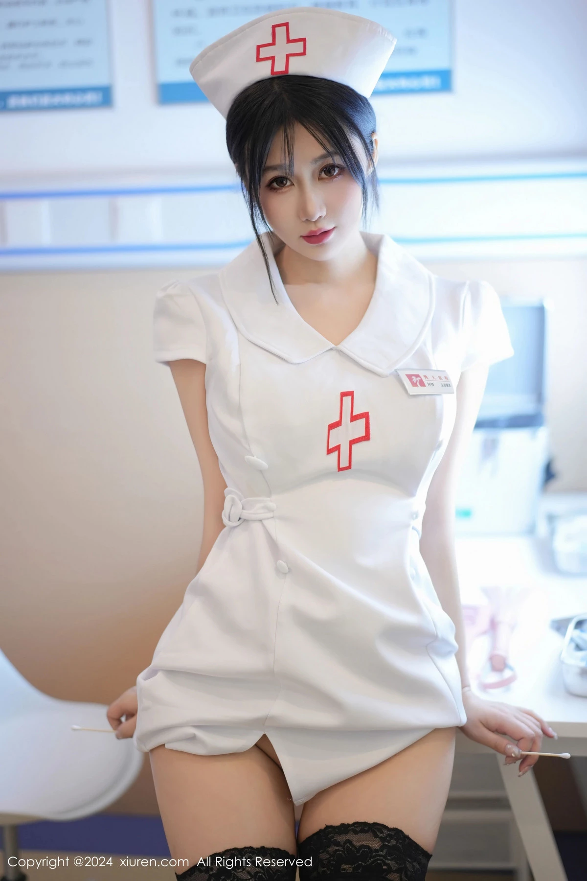 秀人集.com_[XiuRen秀人网]No.8512_模特laura阿姣性感白色护士服配黑丝袜半脱秀豪乳翘臀诱惑写真87P