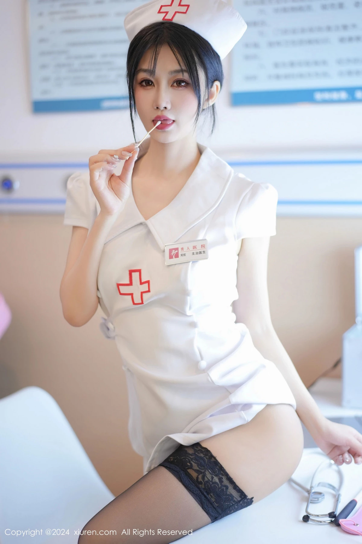 秀人集.com_[XiuRen秀人网]No.8512_模特laura阿姣性感白色护士服配黑丝袜半脱秀豪乳翘臀诱惑写真87P