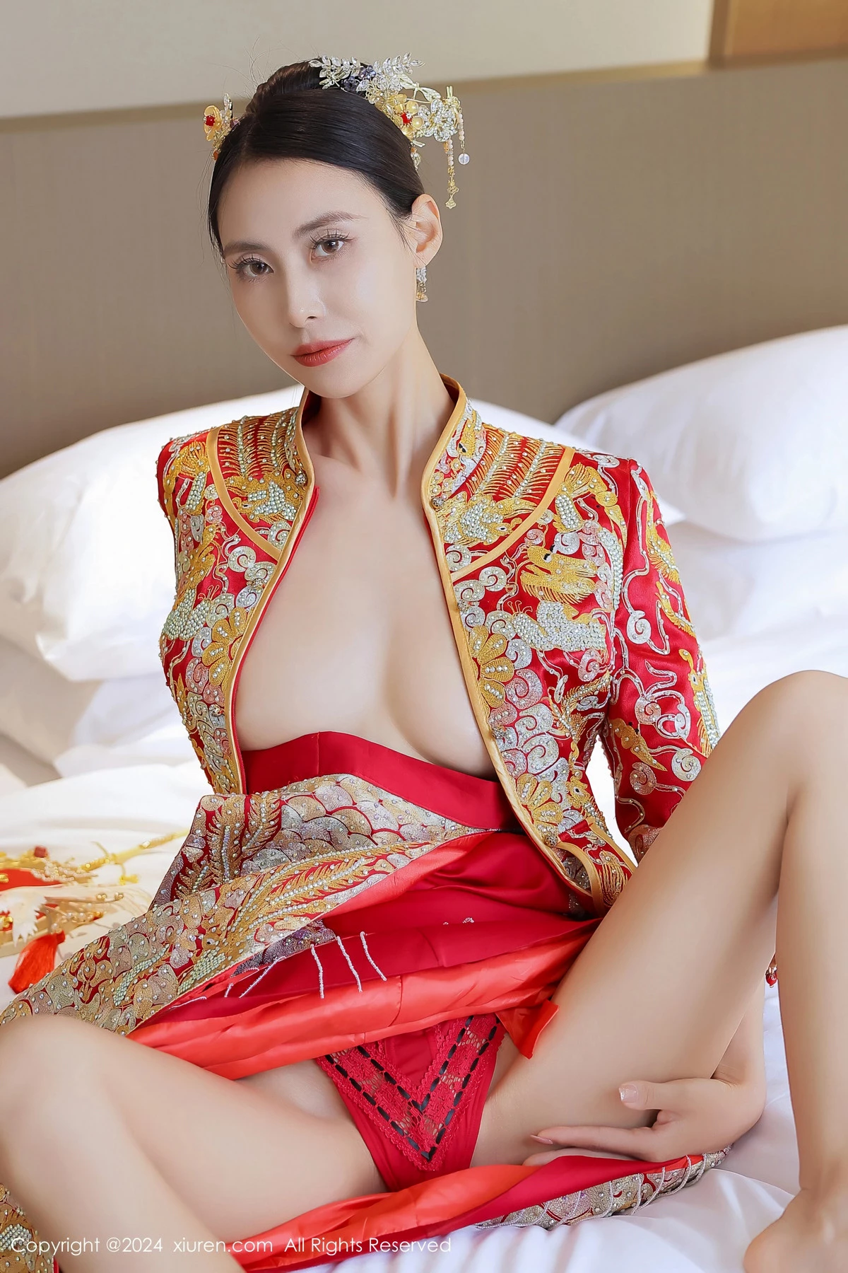 秀人集.com_[XiuRen秀人网]No.8534_模特Lingyu69新娘主题性感红色中式新娘服饰秀惹火身段诱惑写真77P