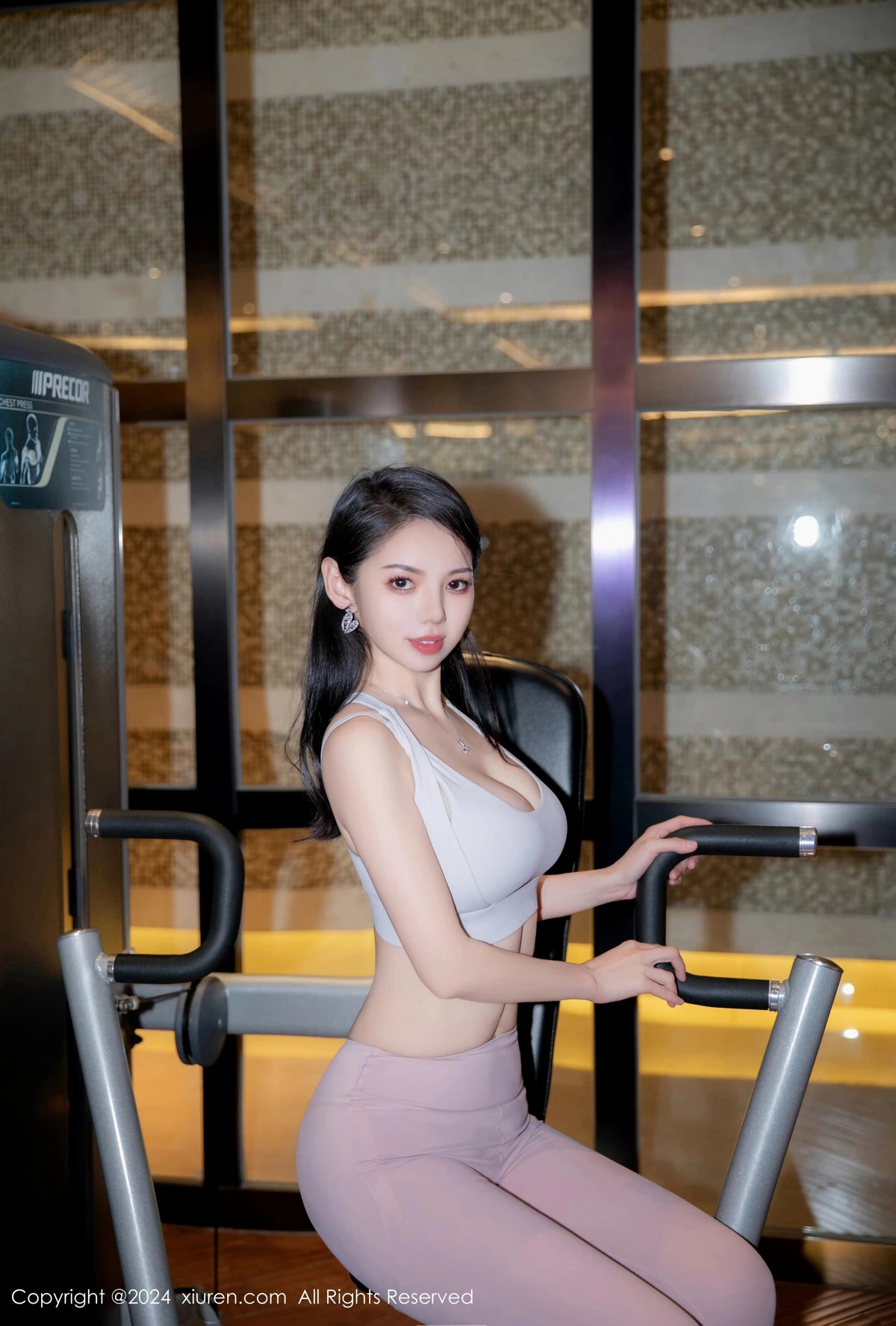 秀人集.com_[XiuRen秀人网]No.8533_模特大美妞儿健身房场景性感浅粉色瑜伽服饰秀完美身材诱惑写真74P
