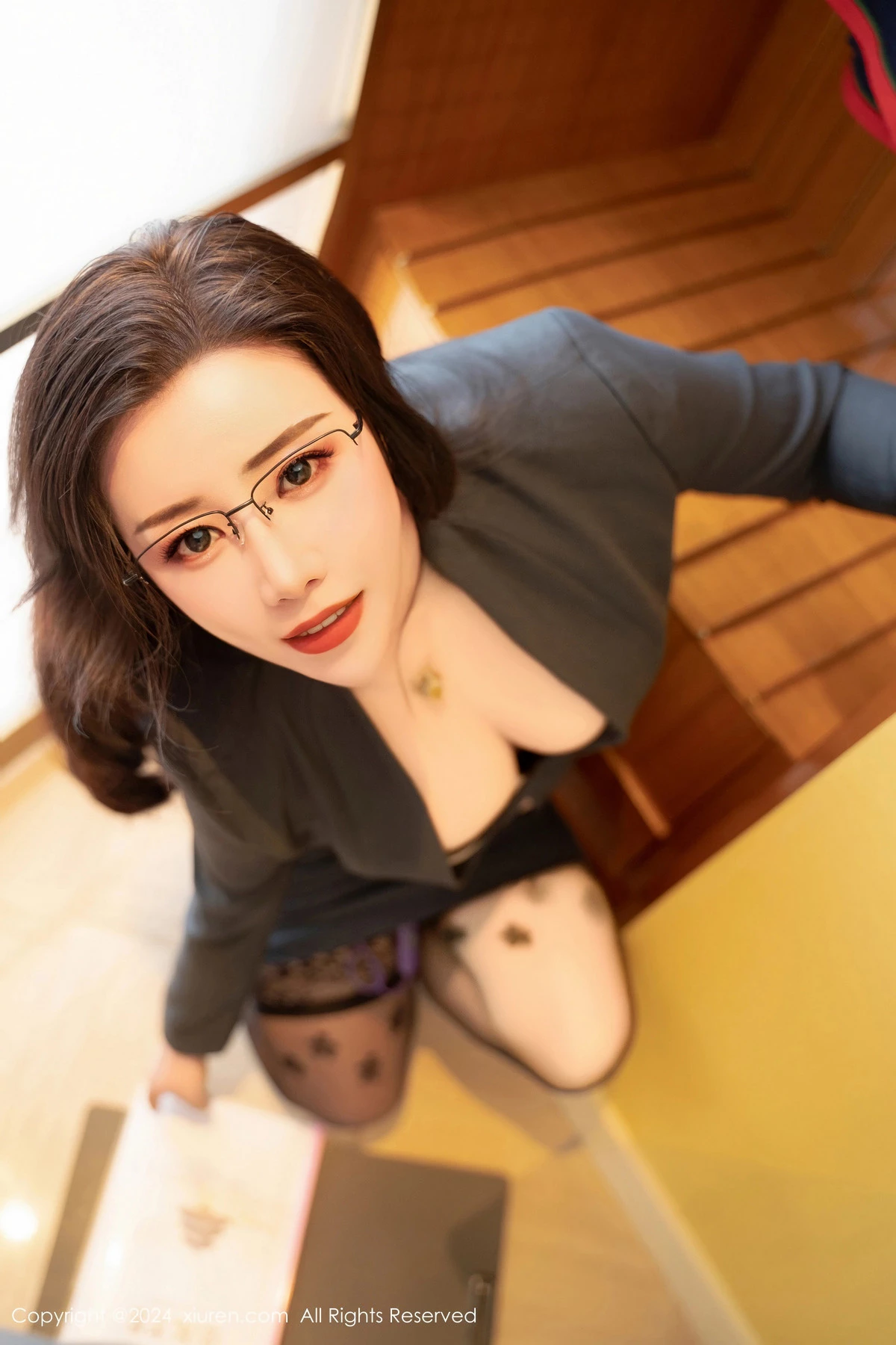 秀人集.com_[XiuRen秀人网]No.8541_模特王婉悠Queen性感秘书OL服饰配黑丝袜秀丰腴身材诱惑写真91P