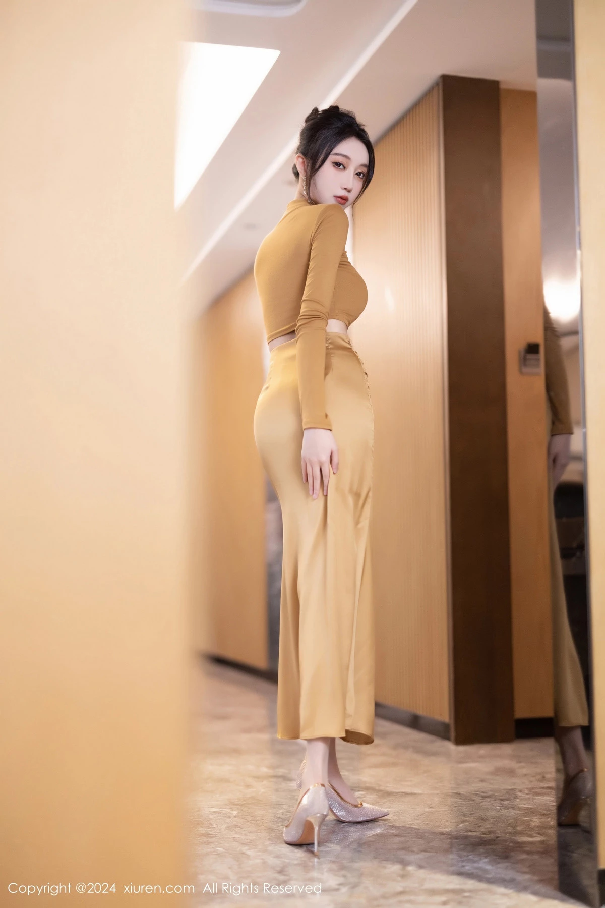 秀人集.com_[XiuRen秀人网]No.8574_模特玥儿玥性感黄色长裙配原色丝袜+黑色情趣内衣惹火诱惑写真81P