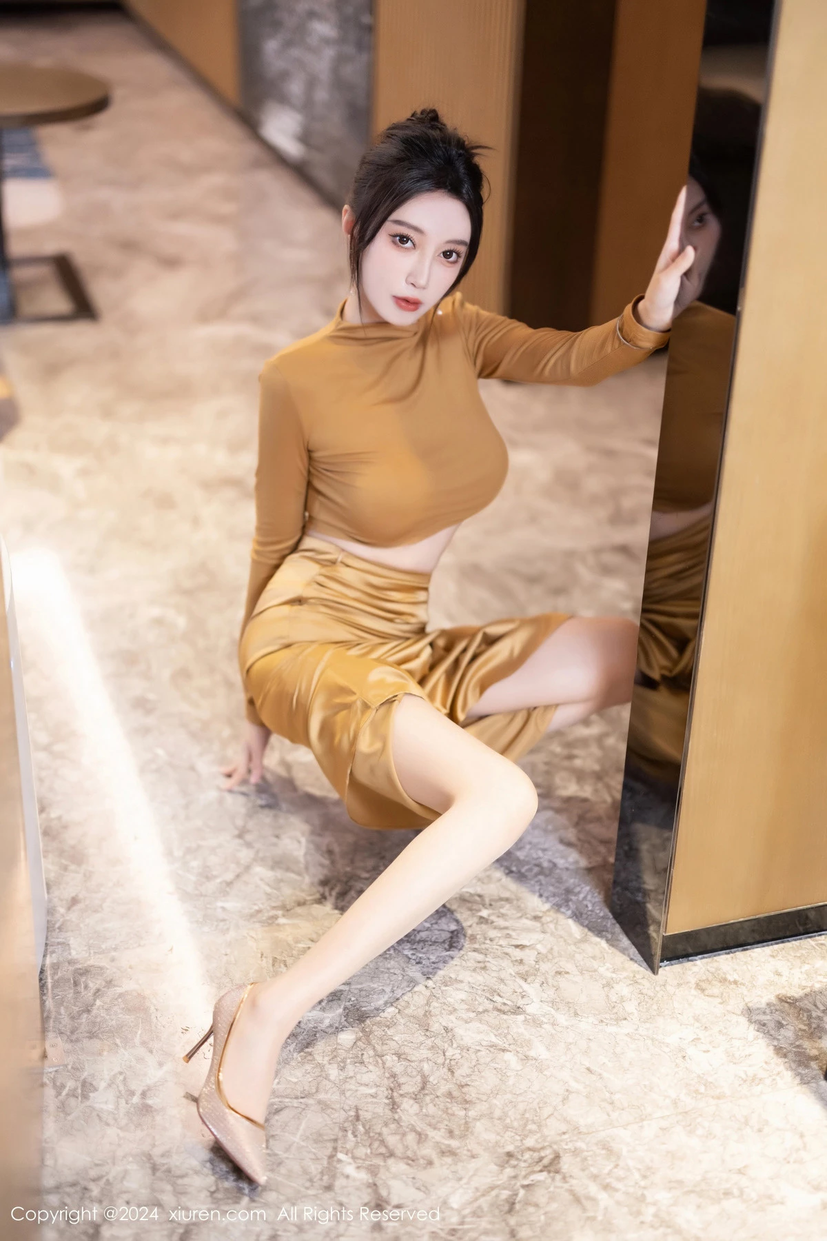 秀人集.com_[XiuRen秀人网]No.8574_模特玥儿玥性感黄色长裙配原色丝袜+黑色情趣内衣惹火诱惑写真81P