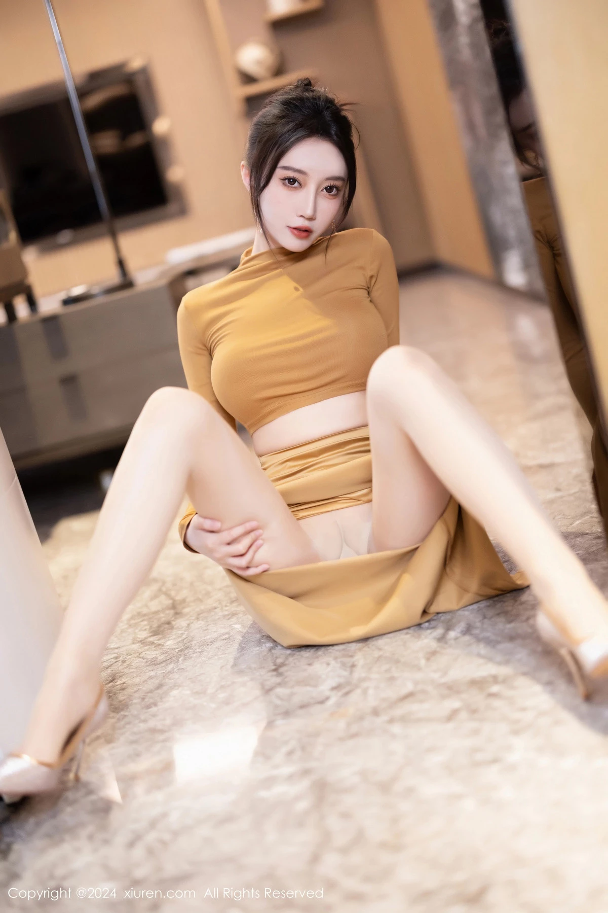 秀人集.com_[XiuRen秀人网]No.8574_模特玥儿玥性感黄色长裙配原色丝袜+黑色情趣内衣惹火诱惑写真81P