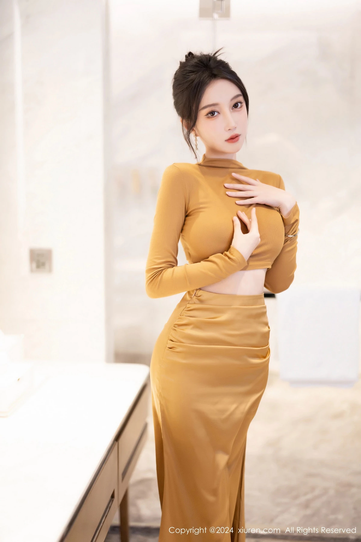 秀人集.com_[XiuRen秀人网]No.8574_模特玥儿玥性感黄色长裙配原色丝袜+黑色情趣内衣惹火诱惑写真81P